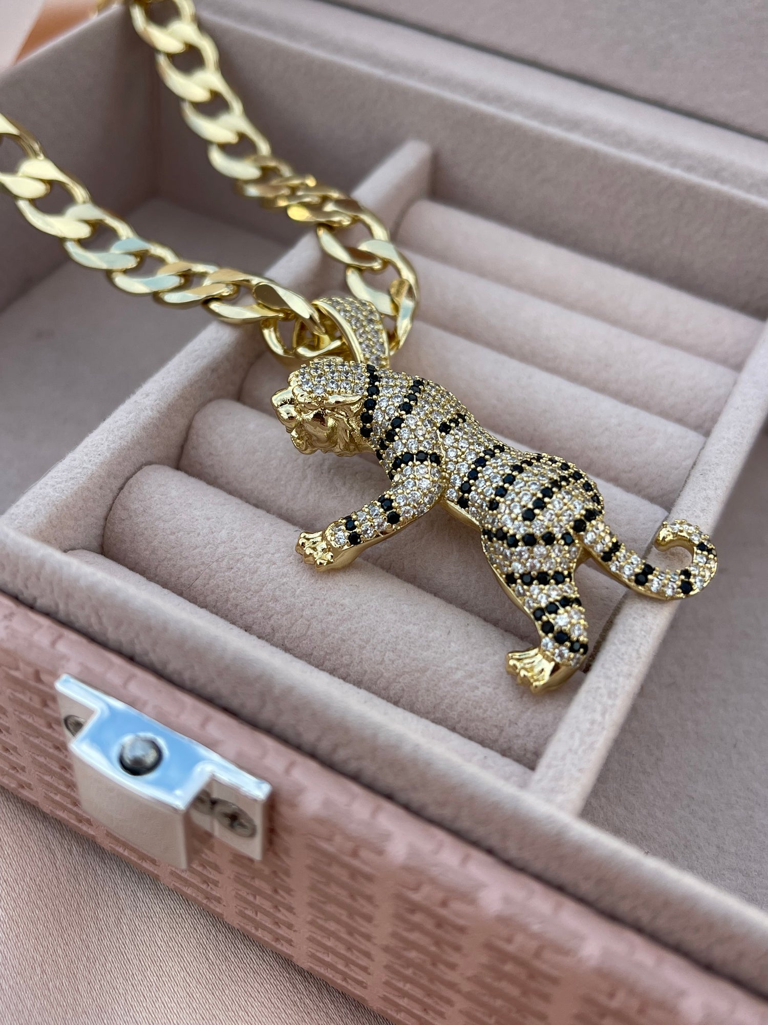 Collar Pantera Noble